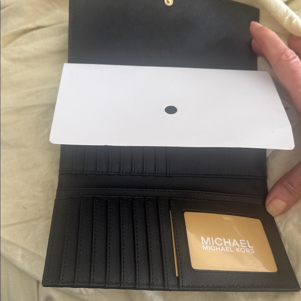 Michael Kors black/gold Lg Trifold leather wallet. - Picture 3 of 6